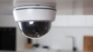 屋内カメラ禁止後の民泊セキュリティ対策5選｜沖縄版のイメージ写真